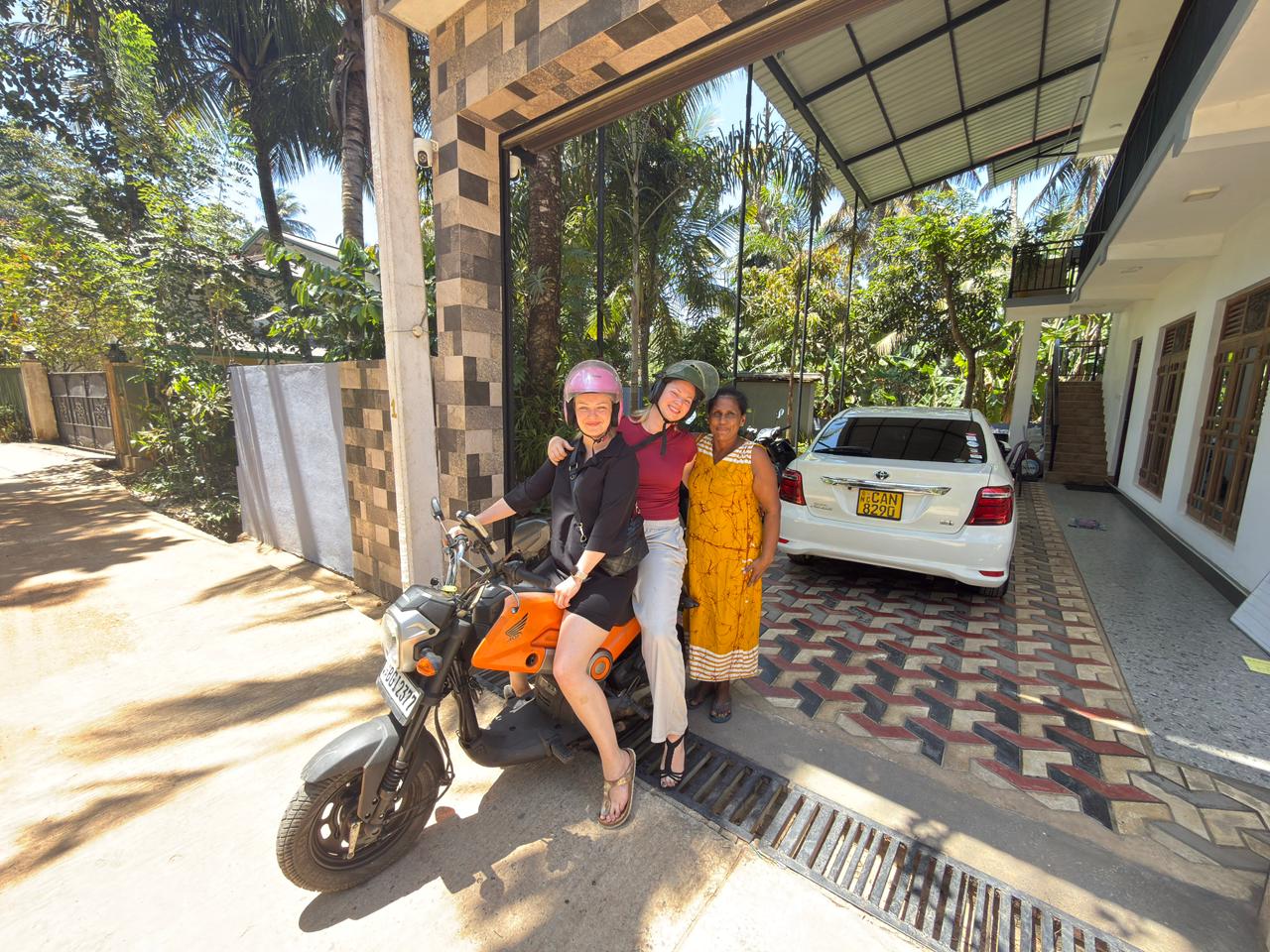 Why Choose Manu Scooter Rental? 2