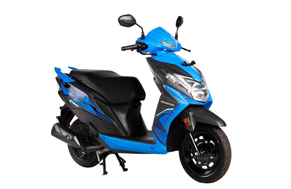 Honda Dio — scooter hire Hiriketiya Beach